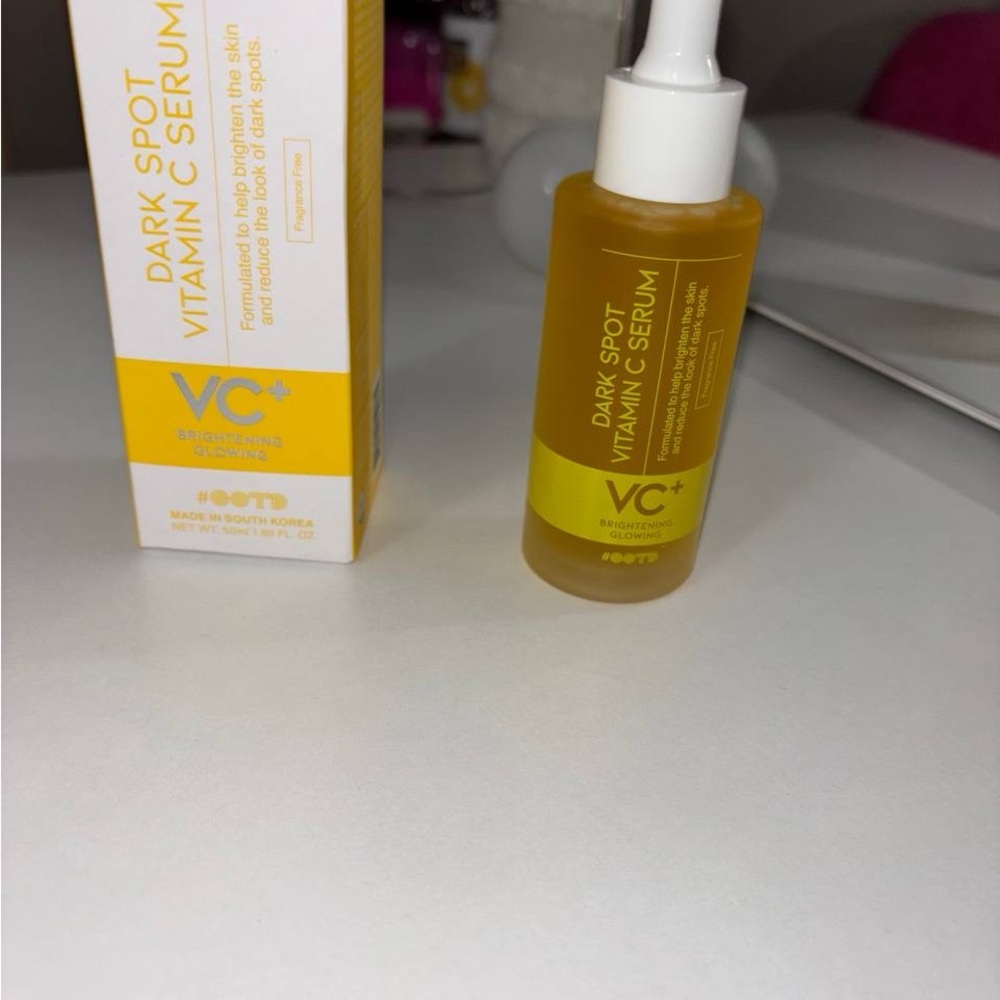Brightening Glow Dark Spot Vitamin C Serum - Yellow